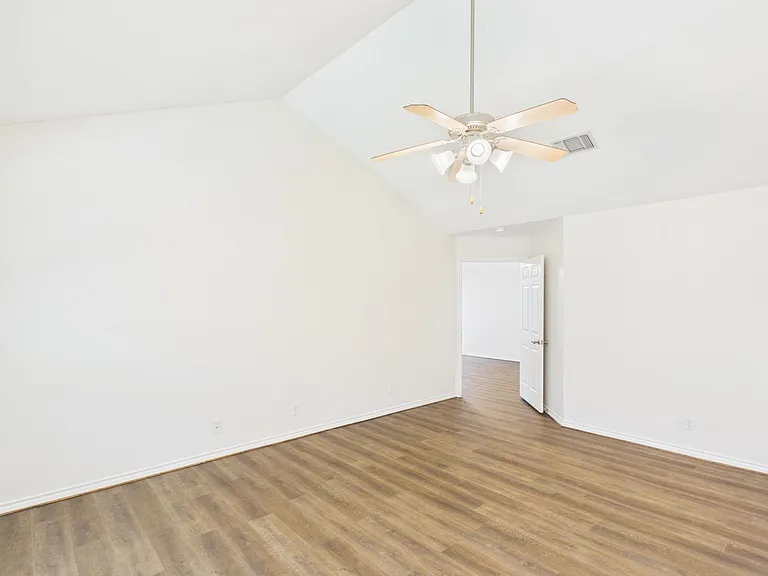 1721 Cherrywood Dr — Photo 8