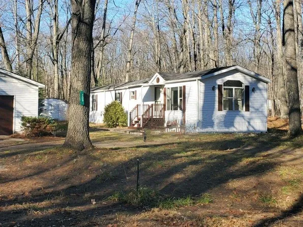 209 Maplewood Dr, Roscommon, MI 48653