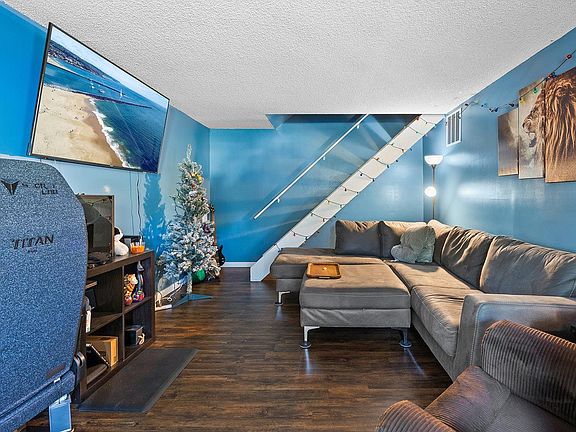 4th image of 3311 Hanover Dr #6-B