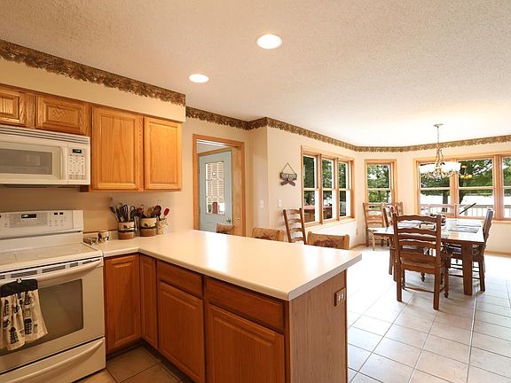 5th image of 4475 Moccasin Point Rd