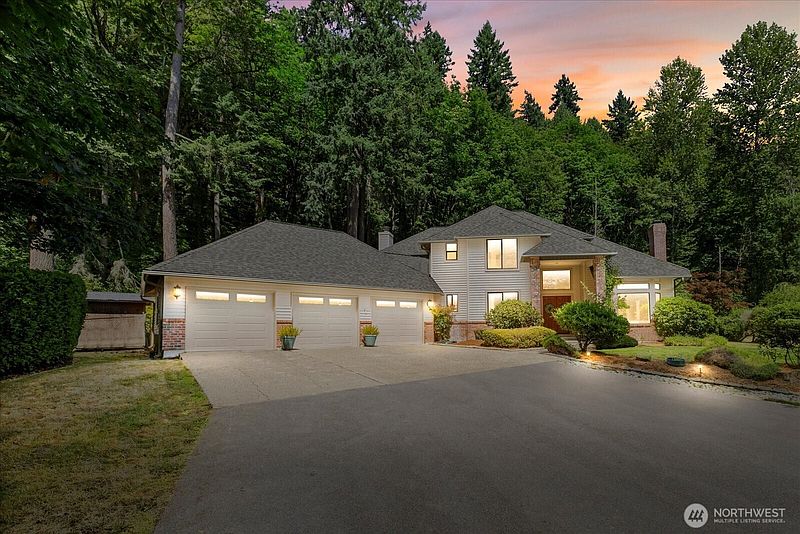 2nd image of 11000 164th Avenue SE