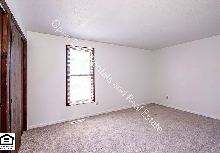 5214 Vermont Ln — Photo 18