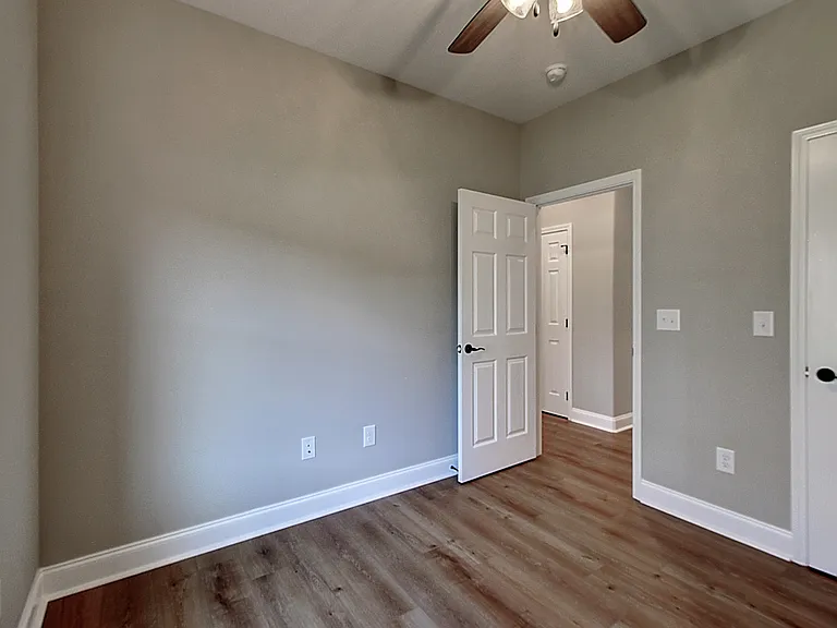 209 University Pkwy #41 — Photo 3