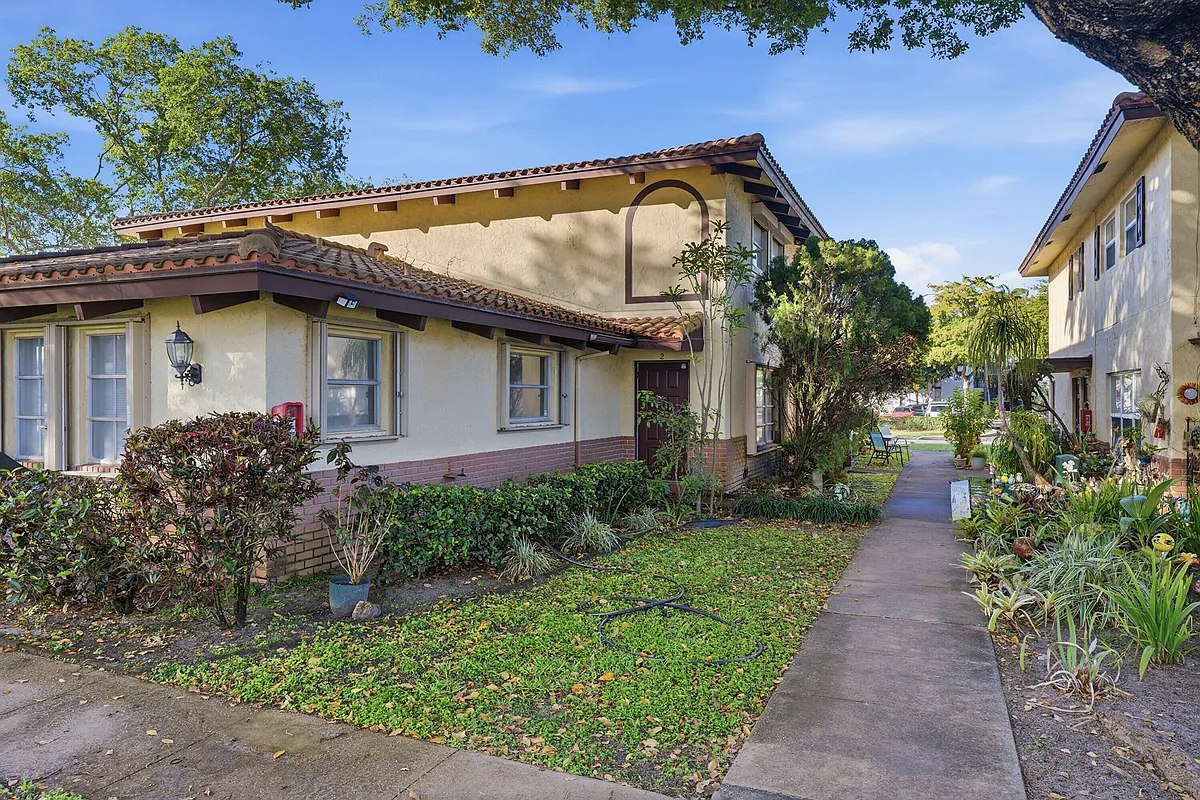 Building Photo - 8811 NW 28th Dr #1-2
