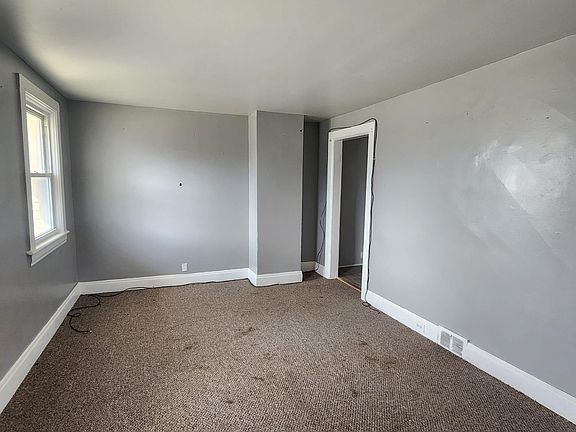 4th image of 21 A St