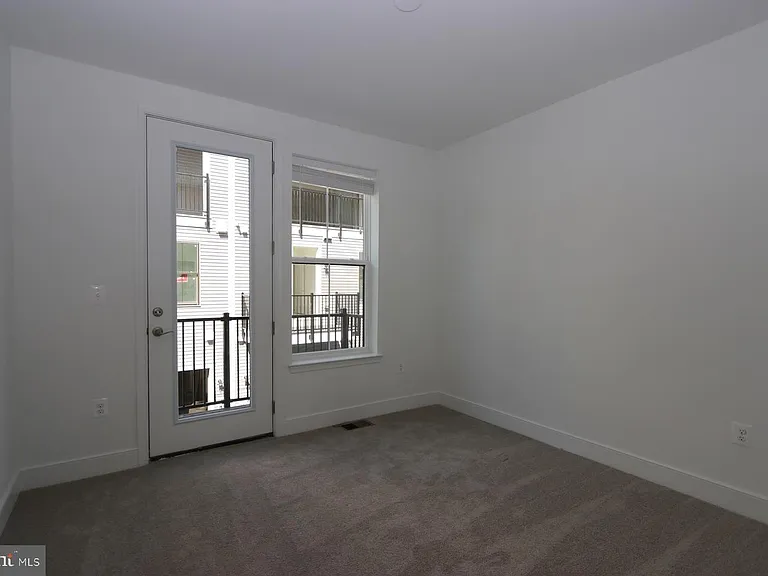 2512 W Peninsula — Photo 8