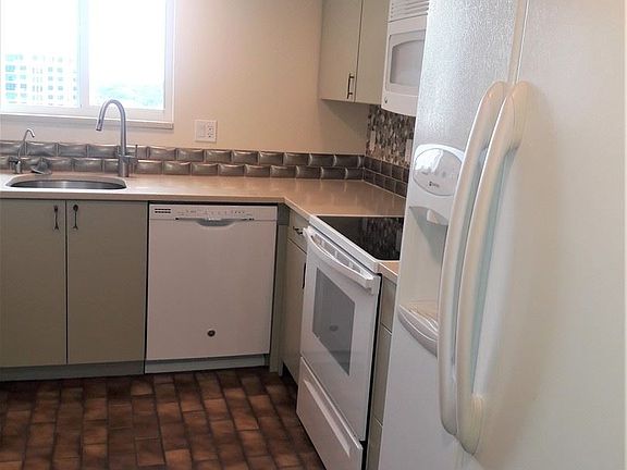 5th image of 101 S Gulfstream Ave Unit 12F