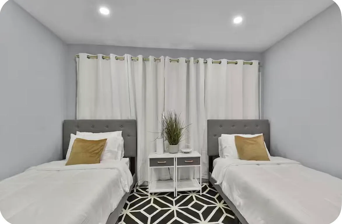 2 bed, 1.0 bath, 3047 sqft, $2,000 — Photo 4