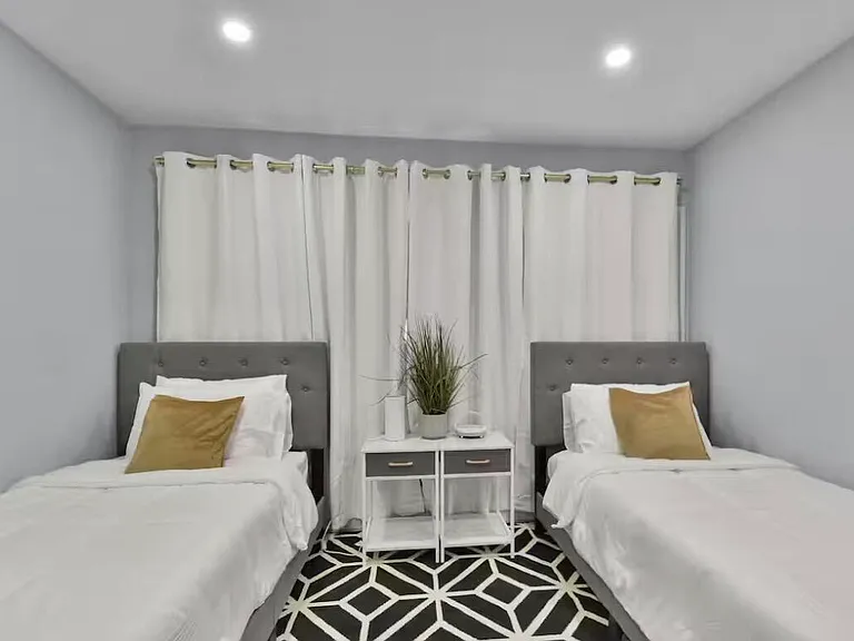 708 SW 16th Ave #1-4 — Photo 4