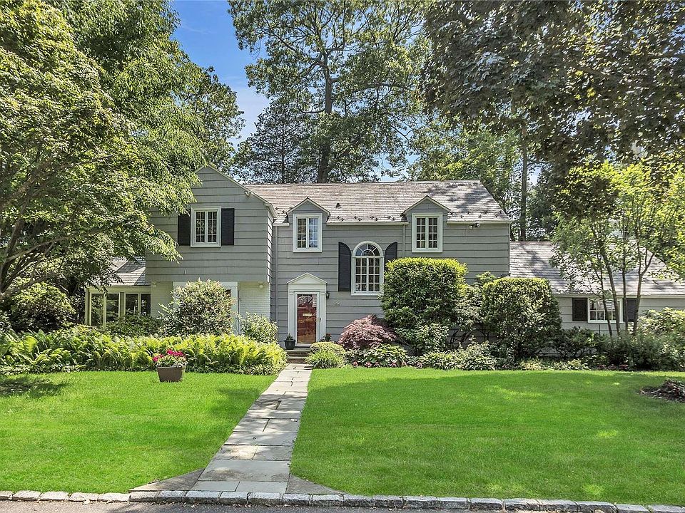 1st image of 32 Laurel Lane