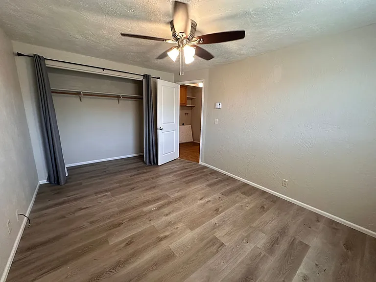 520 & 522 38th Place — Photo 20