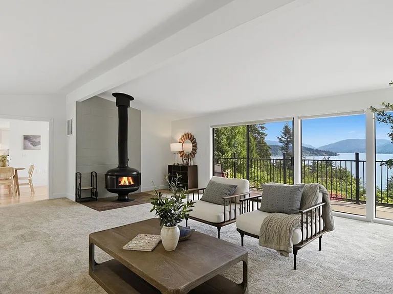 639 W Lake Sammamish Pkwy NE — Photo 5