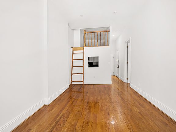 3rd image of 37 W 54th St APT 3A