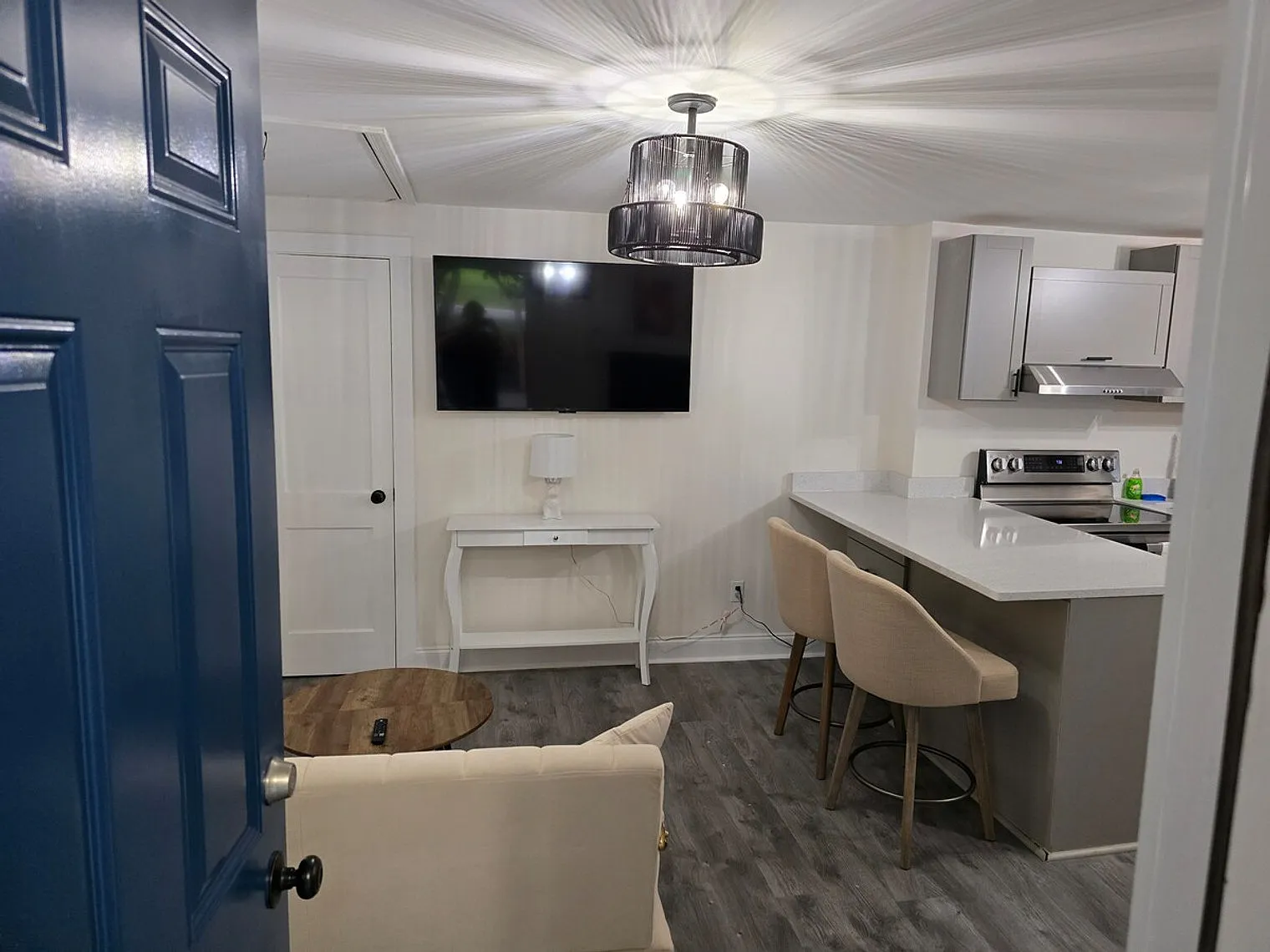 1 bed, 1.0 bath, $2,221 — Photo 1
