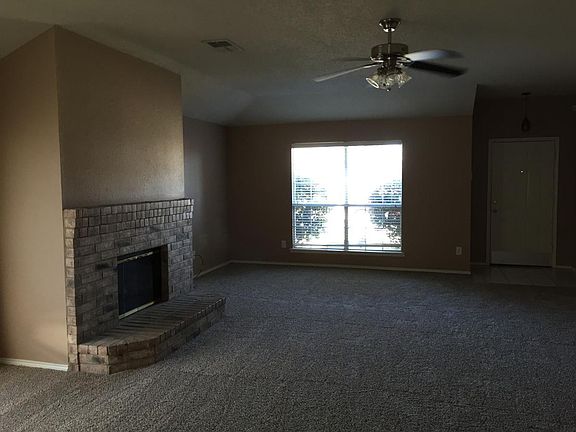 5th image of 913 Topaz Dr