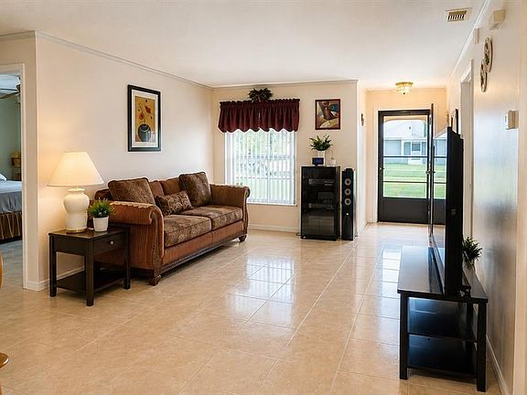 3rd image of 707 IOWA WOODS CIRCLE E