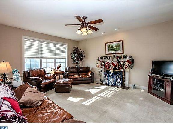 4th image of 203 Blue Spruce Dr