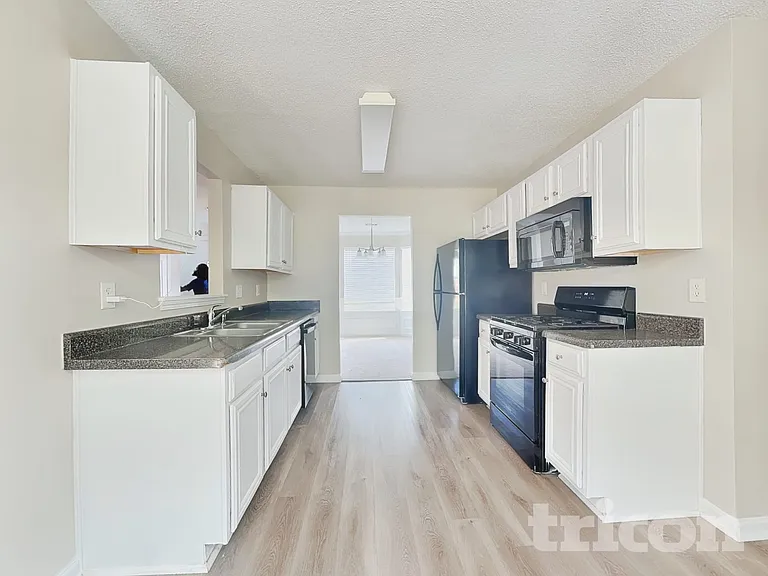205 Oak Terrace Dr — Photo 7
