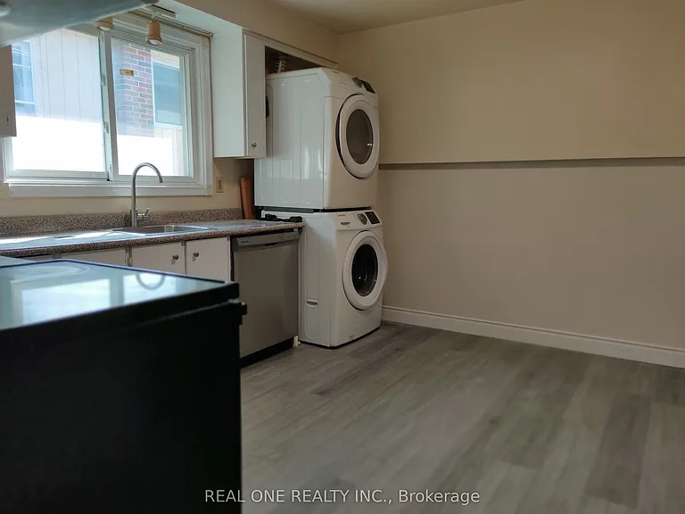 93 Southdale Dr #UPPER — Photo 4