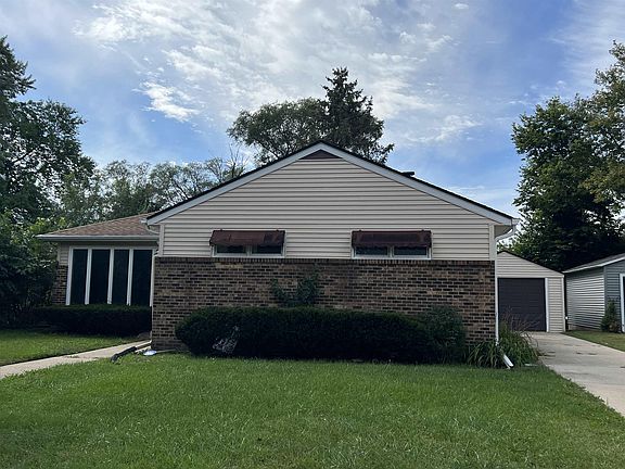 2nd image of 2616 Prial Ave