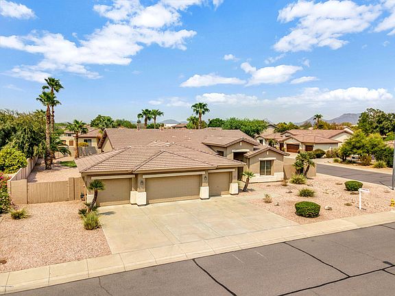 4th image of 8114 W Foothill Dr