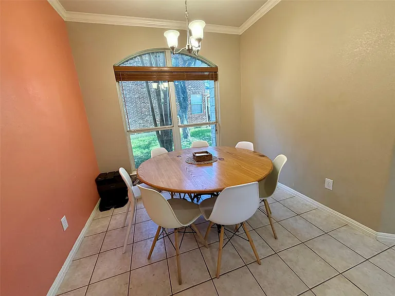2704 Dagama Ct — Photo 10