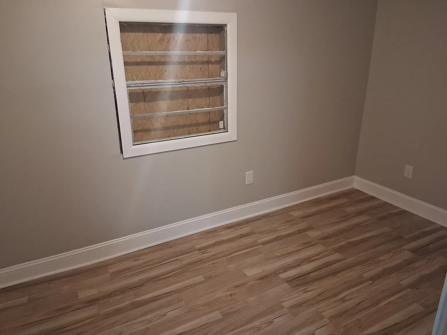 2 bed, 900 sqft, $900 — Photo 2