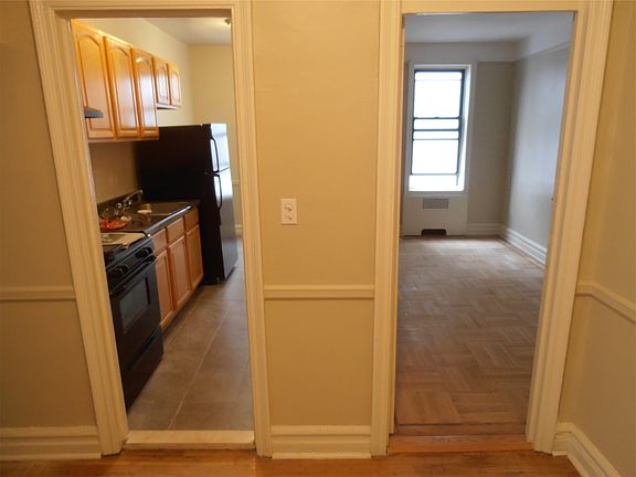 3rd image of 50 E 19th St APT B2