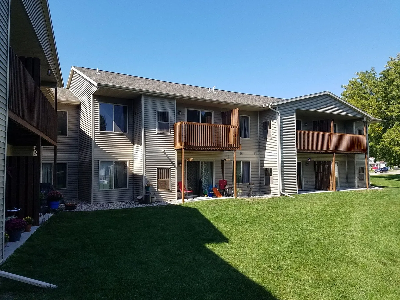 Jackson Apartments — Photo 1