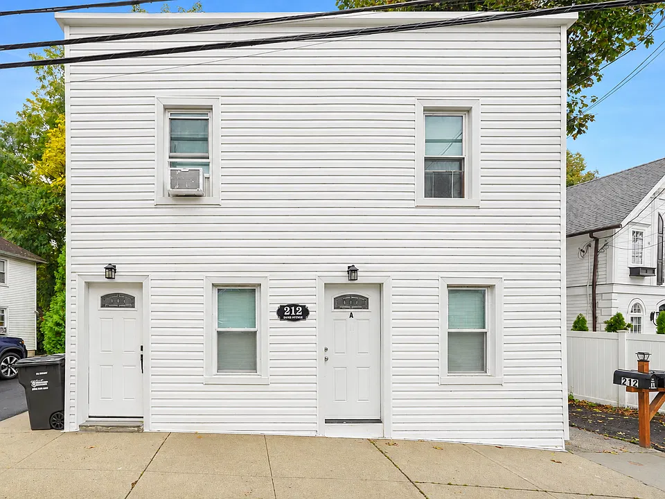 212 Davis Ave #C