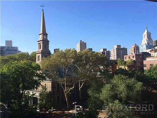 Rented by Compass | media 28