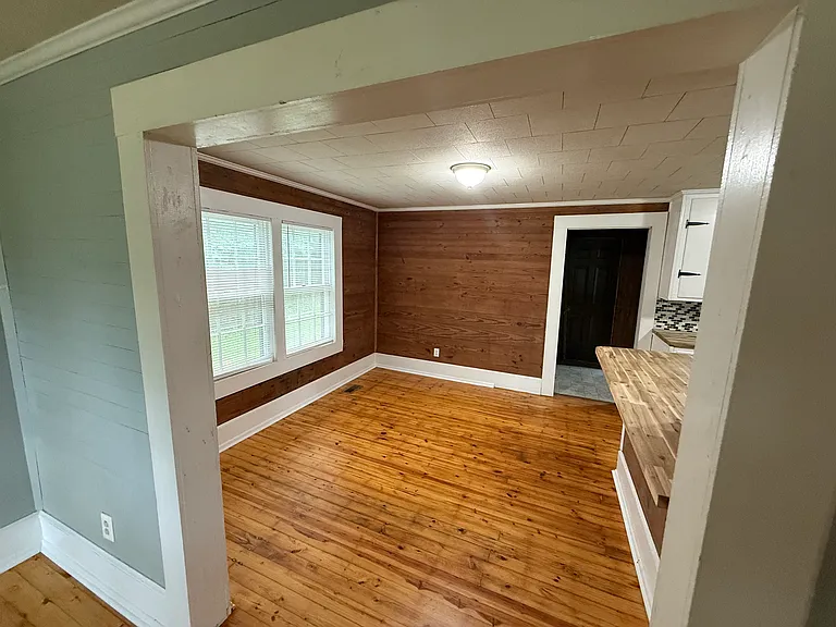 4303 Warrenton Rd — Photo 3