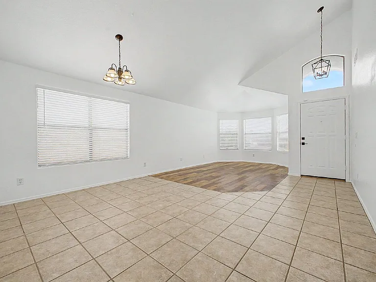 12570 W Desert Flower Rd — Photo 5