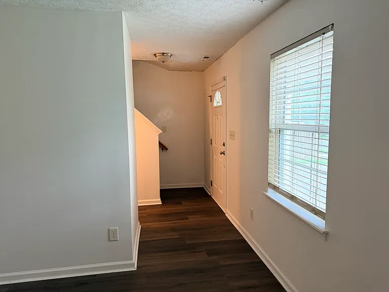 3203 Forrestal Dr — Photo 6