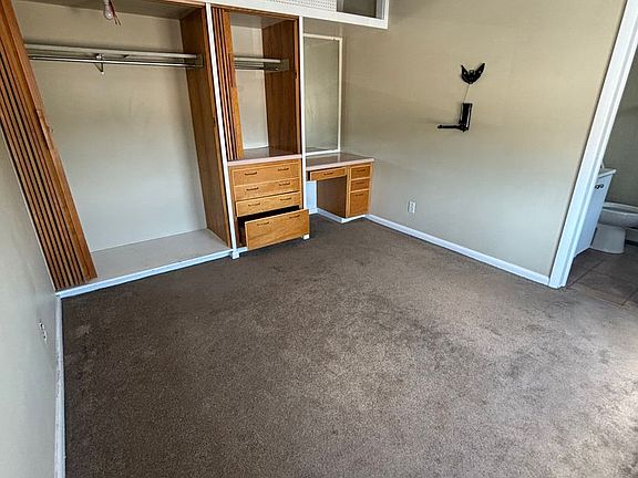 4th image of 524 S Grand Ave E