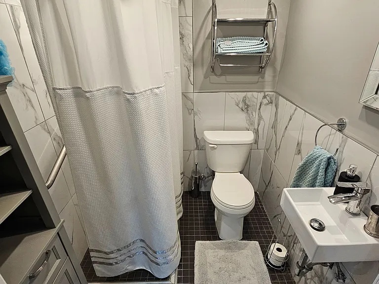 715 Pharmacy Ave — Photo 15