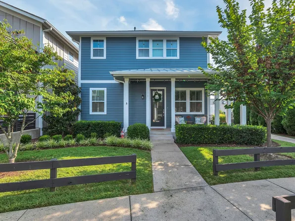 1075 Treaty Oaks Dr, Nashville, TN 37209