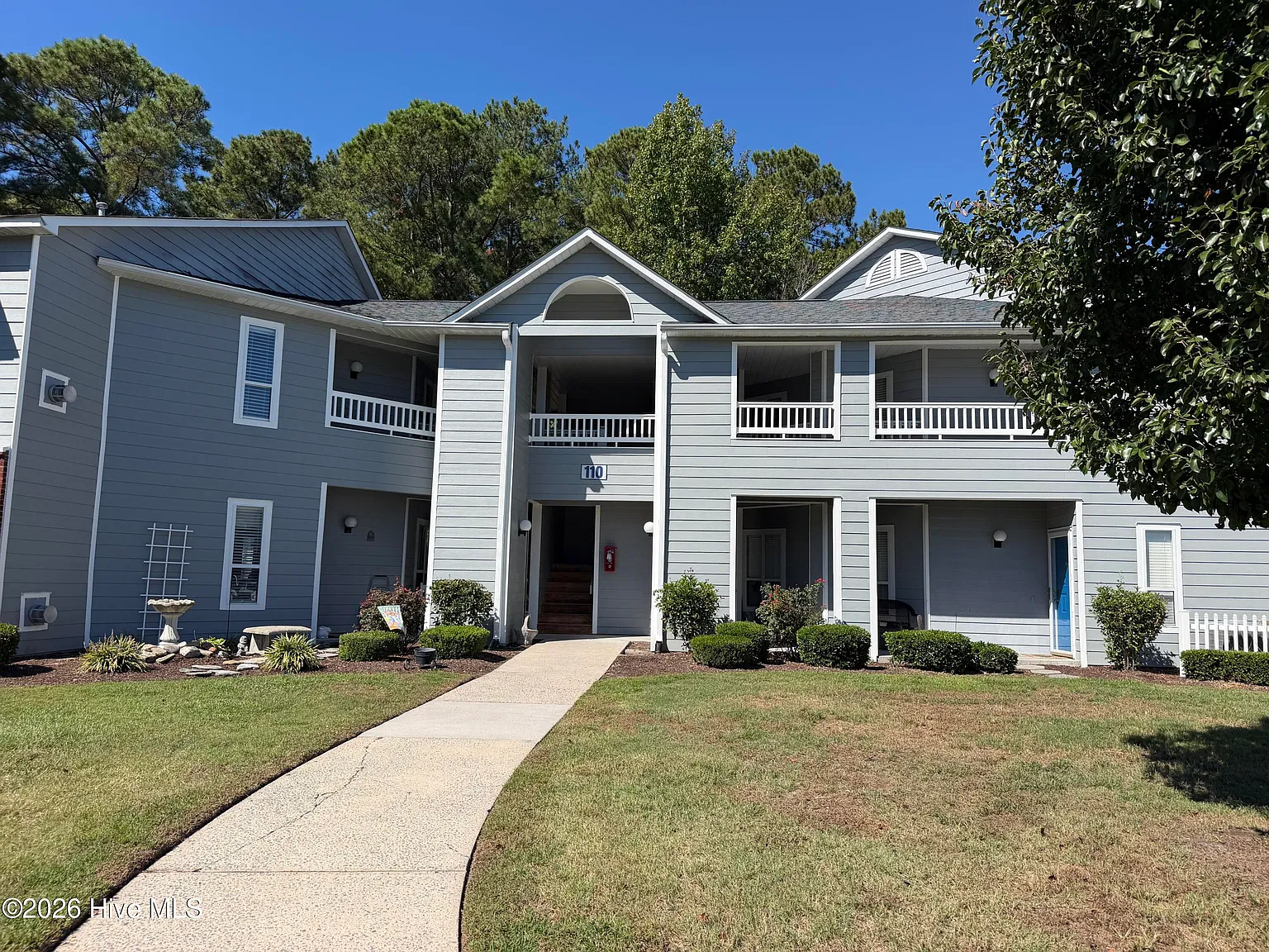 110 Breezewood Dr — Photo 1