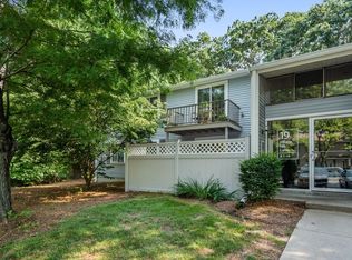 19 Village Hill Ln APT 5, Natick, MA 01760
