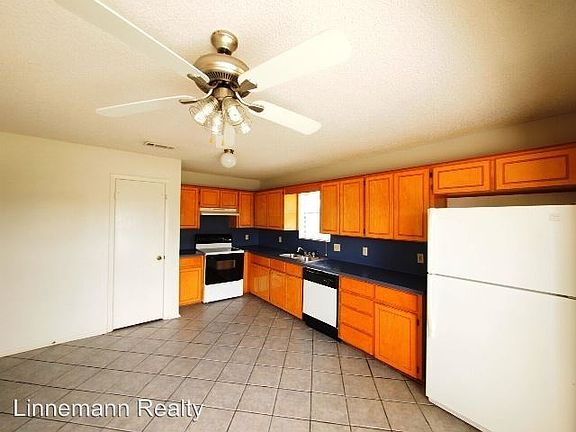 5th image of 303 Eric Dr