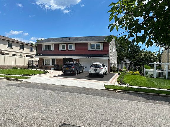 3rd image of 738 De Mott Ct
