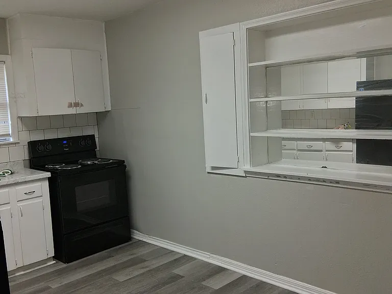 3990 Russell Dr #A — Photo 3