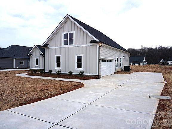3rd image of 1115 Stonegate Dr