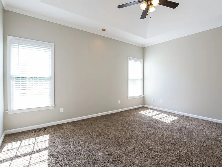 111 Windsong Dr — Photo 10
