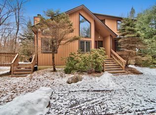 169 Cumberland Rd, Pocono Pines, PA 18350