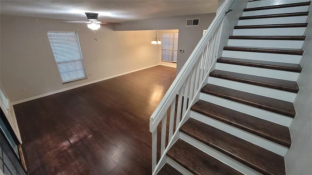 2 bed, 2.5 bath, 1280 sqft, $1,600 — Photo 4