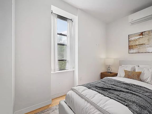 5th image of 915 Saint Johns Pl APT 4