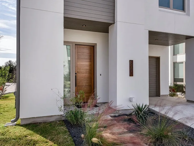 3301 Cantwell Ln — Photo 23