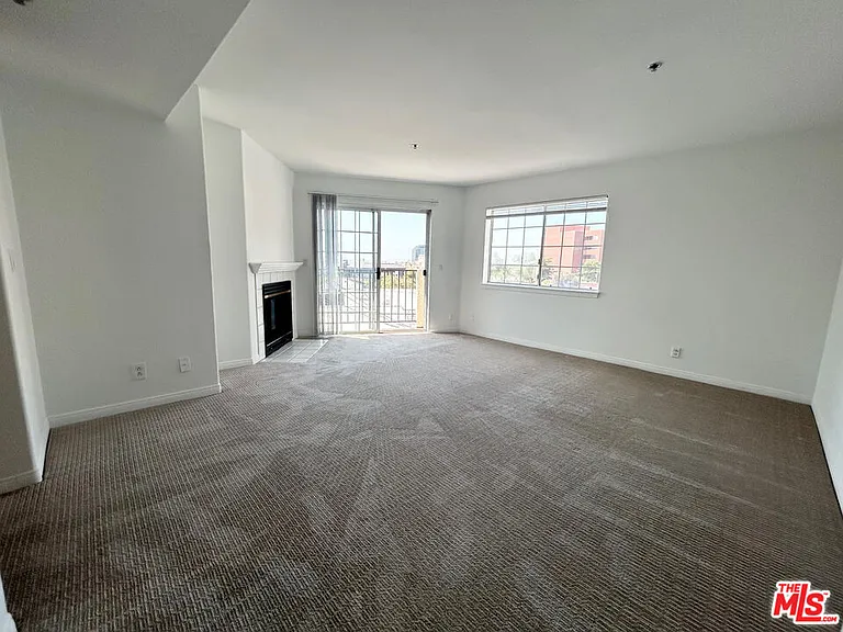 11734 Montana Ave #409 — Photo 6