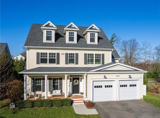 33 Sunset Ln, Ridgefield, CT 06877